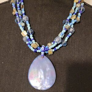 blue 1980s vintage 3 strand glass and shell necklace with glass shell pendant